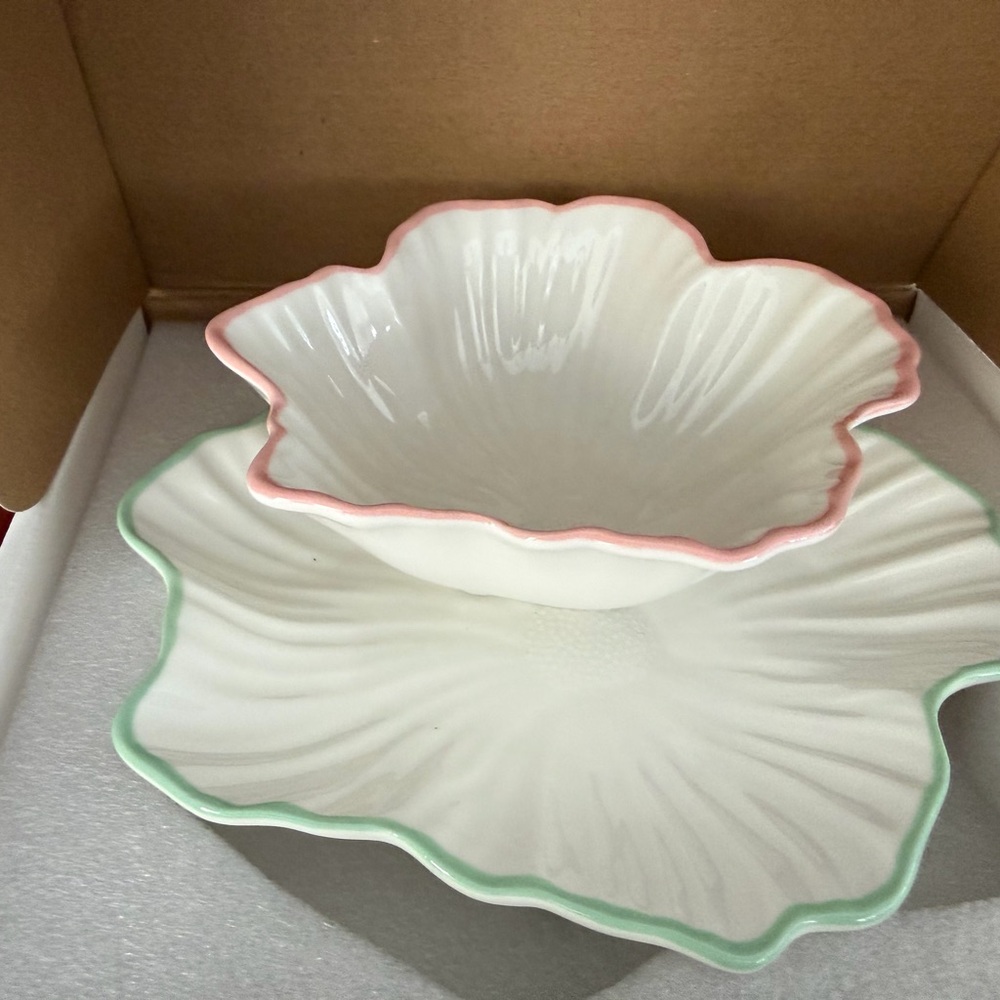 Lilly Pulitzer White Floral Ceramic Nesting Bowl and Dish with Pink & Mint Rims - Picture 8 of 12